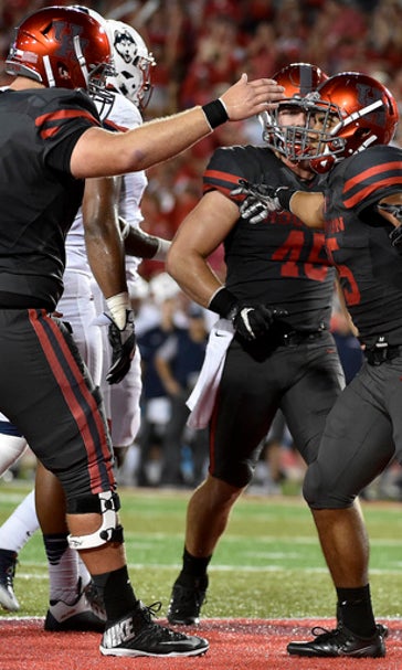 Ward had big game, No. 6 Houston beats UConn 42-14